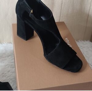 Via Spiga Eladine Suede peep toe pump